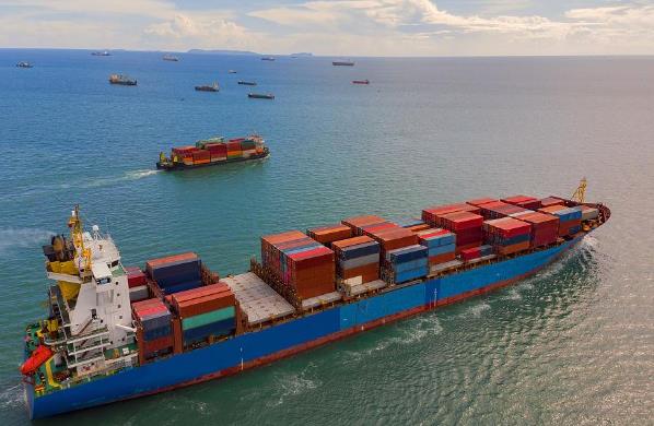 國際物流對促進不同國家之間的貿(mào)易和經(jīng)濟發(fā)展起著關鍵作用