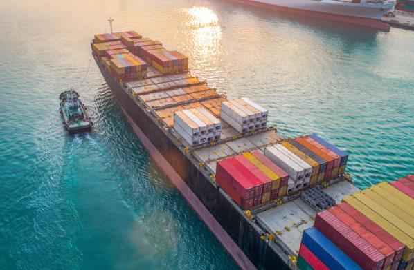 國際物流作為支撐網(wǎng)購產(chǎn)業(yè)的重要一環(huán)，正面臨著諸多的挑戰(zhàn)和機(jī)遇