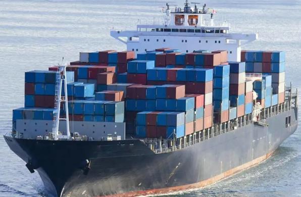 上海國際物流作為全球大的物流港口之一，扮演著全球貿(mào)易的重要角色