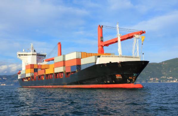 上海貨代面向全社會服務(wù)，是貨主和運(yùn)力供給者之間的橋梁和紐帶