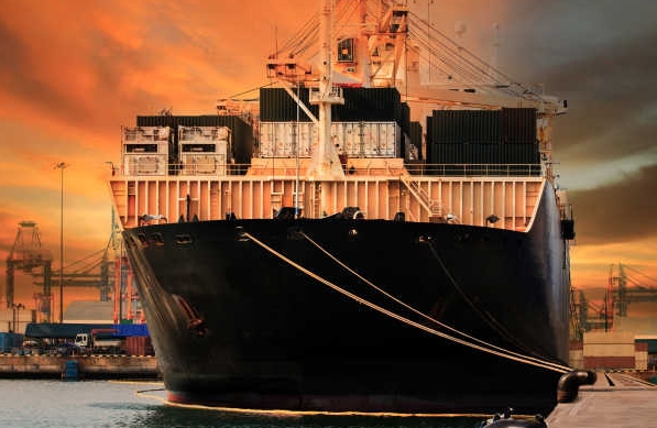 上海貨代公司的發(fā)展歷程、服務(wù)特點以及面臨的挑戰(zhàn)有哪些？