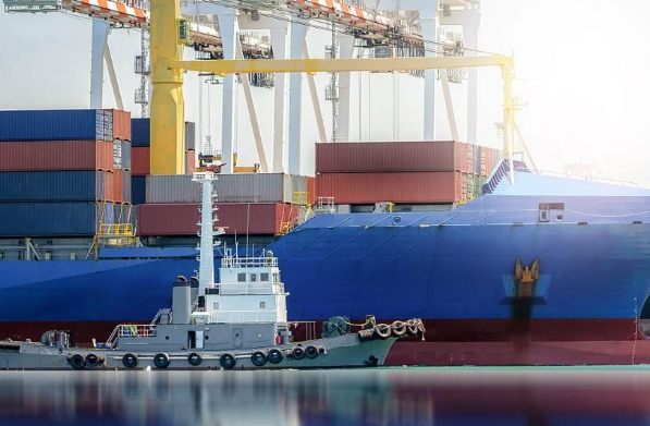 上海國(guó)際物流不斷蓬勃發(fā)展，為全球貿(mào)易提供了重要支持