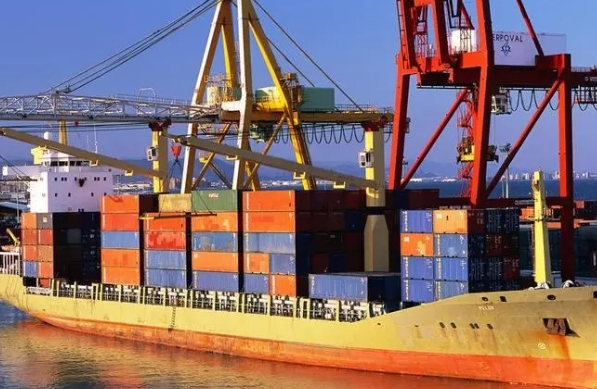 作為貿(mào)易商和生產(chǎn)商，為什么現(xiàn)在選擇海運(yùn)公司是您更佳的選擇呢？