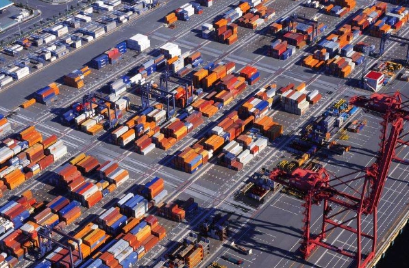 新加坡貨代公司要在市場(chǎng)競(jìng)爭(zhēng)中立于不敗之地，需要不斷提升服務(wù)質(zhì)量