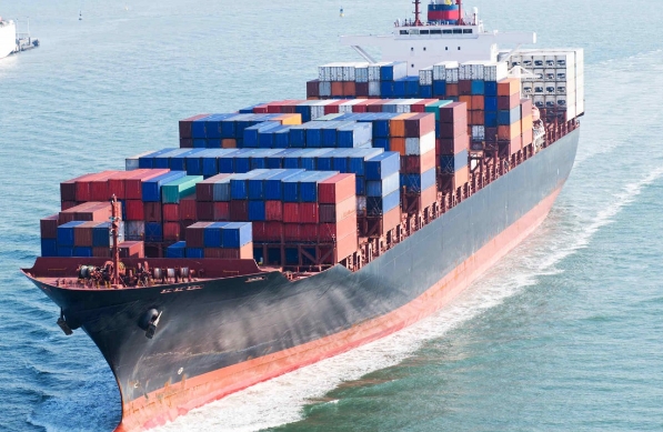 新加坡貨代是國(guó)際物流領(lǐng)域重要一環(huán)，扮演著連接海陸空運(yùn)輸?shù)慕巧?>
							</div>
							<div   id=