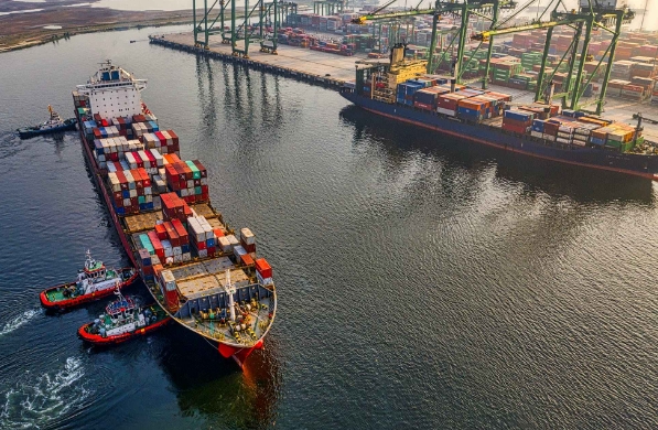 隨著全球貿(mào)易的不斷發(fā)展，國(guó)際貨代公司的未來(lái)將更加廣闊