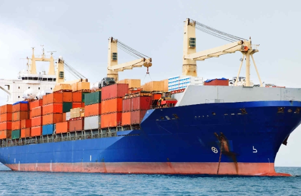 國(guó)際物流作為連接全球經(jīng)濟(jì)的橋梁，見(jiàn)證了全球化的繁榮