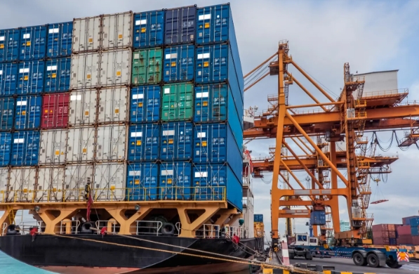 在新的歷史起點(diǎn)上，國(guó)際貨運(yùn)代理將繼續(xù)發(fā)揮其重要作用