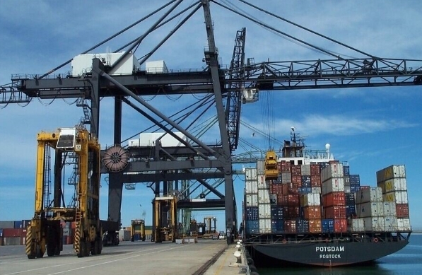 貨代物流在推動經(jīng)濟(jì)發(fā)展、促進(jìn)國際貿(mào)易方面發(fā)揮著重要作用