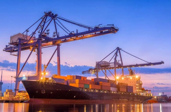 上海貨代公司不斷探索新的服務(wù)模式，以滿足客戶日益多樣化的需求