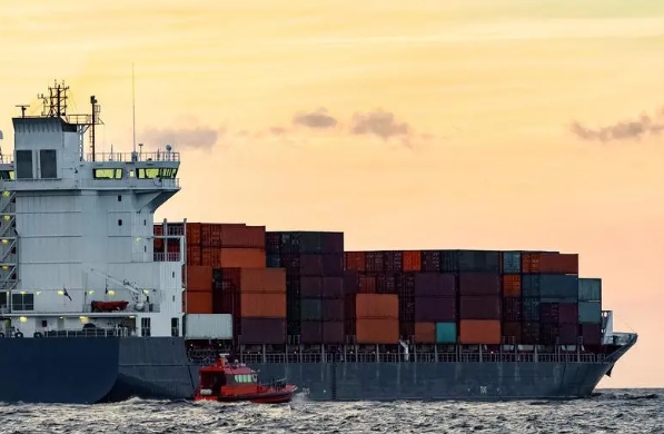 貨運(yùn)代理不僅是物流鏈條中的關(guān)鍵環(huán)節(jié)，更是連接世界貿(mào)易的隱形橋梁