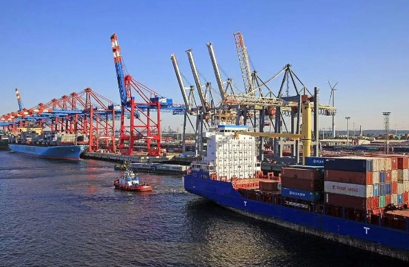 日本國際物流行業(yè)以其高效、快捷和安全的服務(wù)贏得了廣泛贊譽(yù)